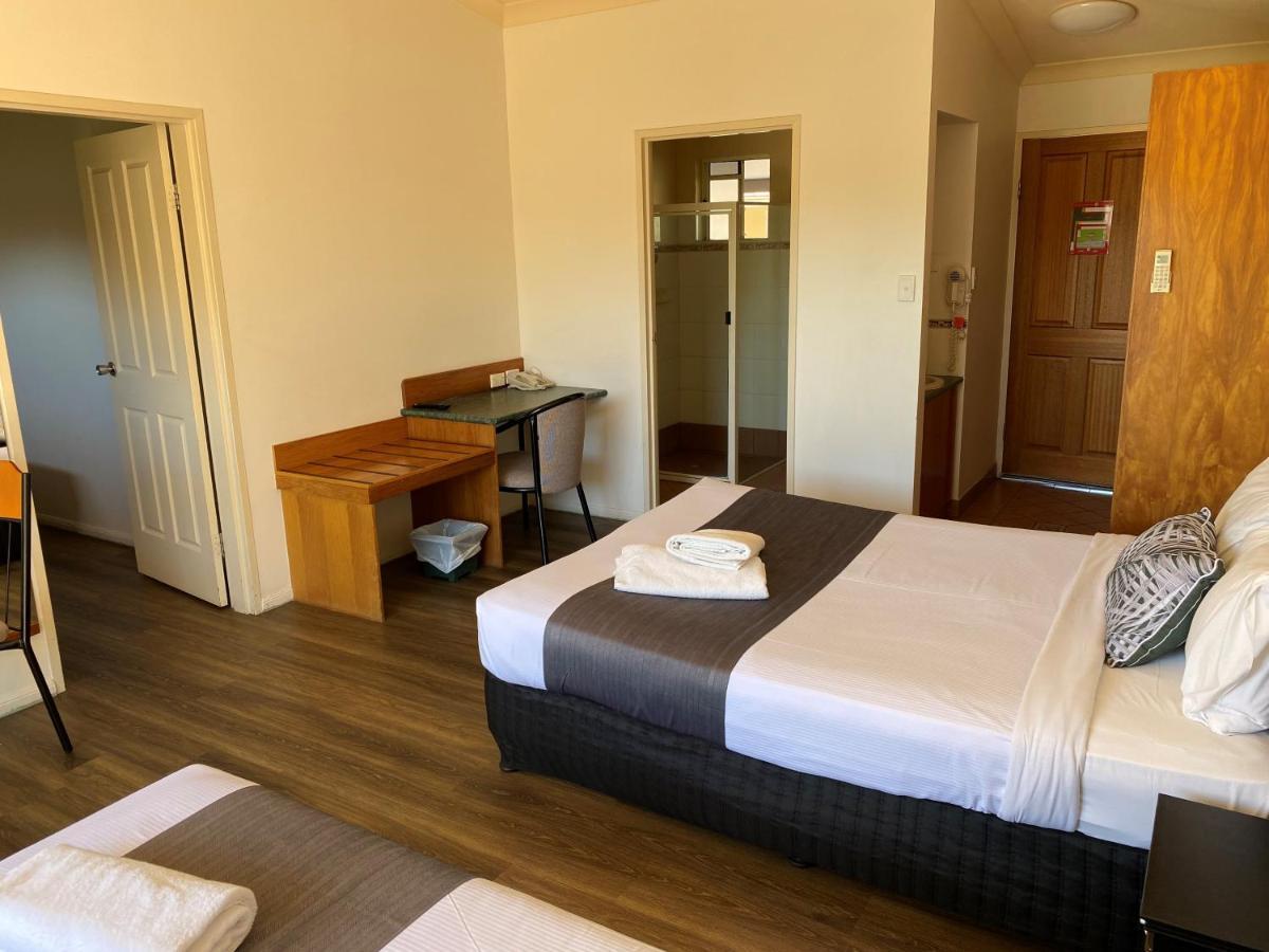 Emerald Explorers Inn Dış mekan fotoğraf