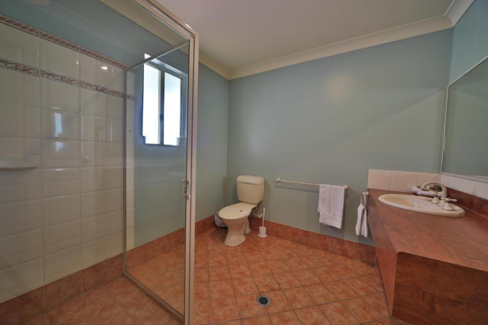 Emerald Explorers Inn Dış mekan fotoğraf