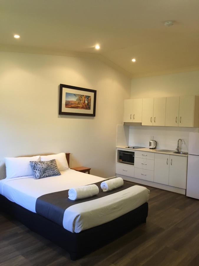 Emerald Explorers Inn Dış mekan fotoğraf