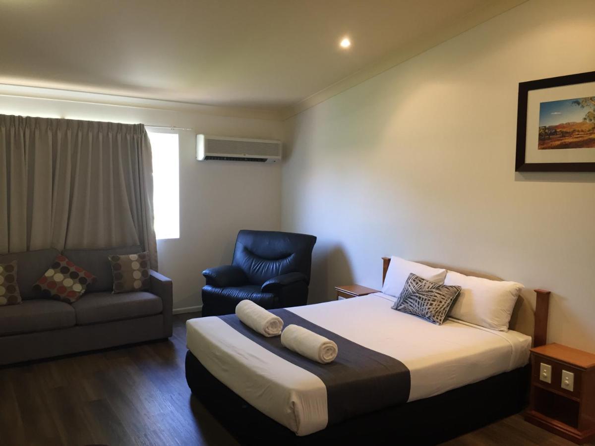 Emerald Explorers Inn Dış mekan fotoğraf