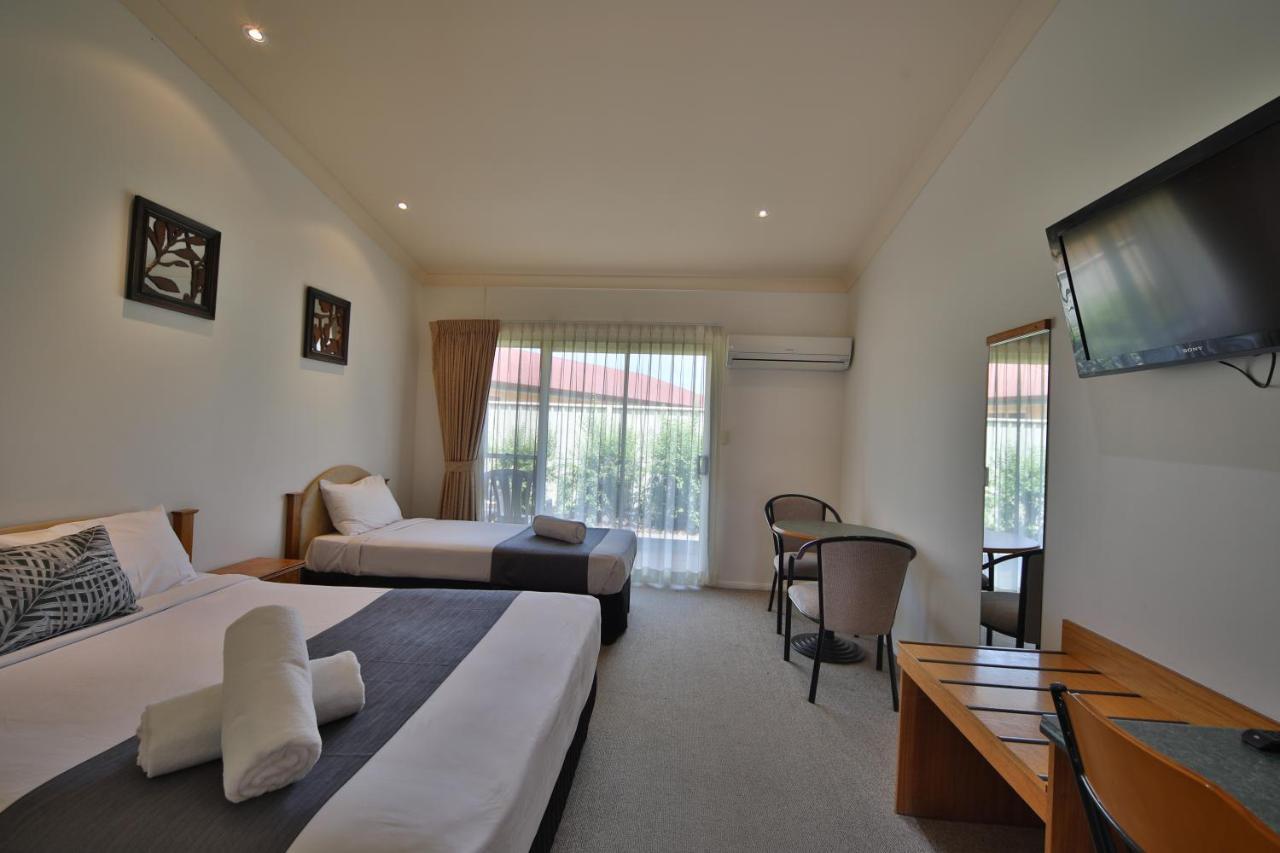 Emerald Explorers Inn Dış mekan fotoğraf