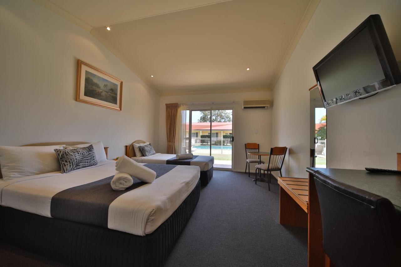 Emerald Explorers Inn Dış mekan fotoğraf