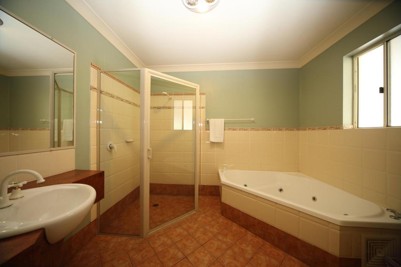 Emerald Explorers Inn Dış mekan fotoğraf